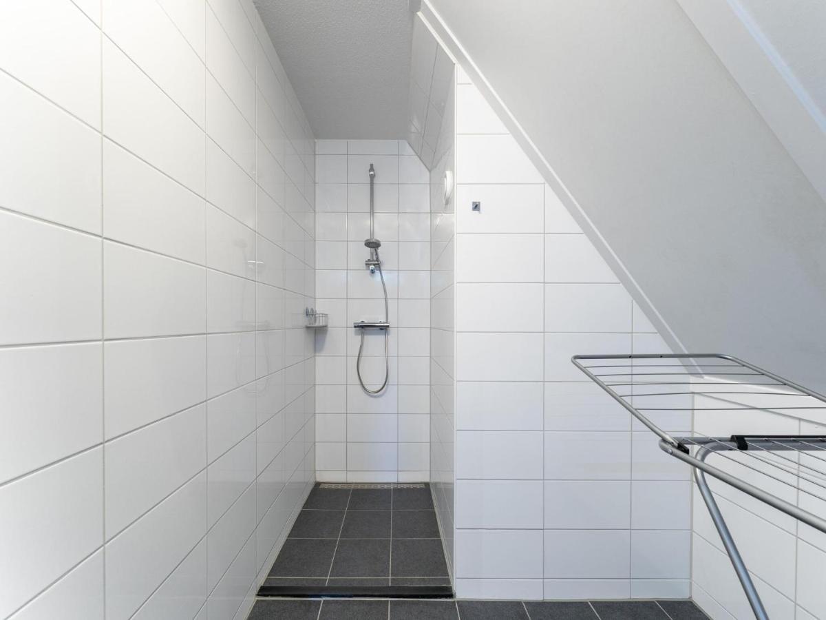 Holiday Home In Scherpenisse With Bubble Bath מראה חיצוני תמונה